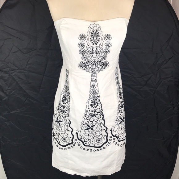 Banana Republic Dresses & Skirts - Banana Republic Embroidered Strapless Dress 4